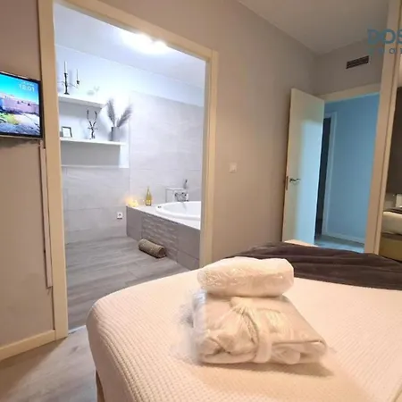 Apartamentos Dos Torres Bárbol - Oasis céntrico con jacuzzi en la habitación y garaje privado Saragosse